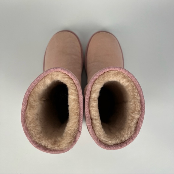 Women’s Pink Ugg Australia Boots Classic Short Size 6 Winter Shearling Pull On - Picture 3 of 14